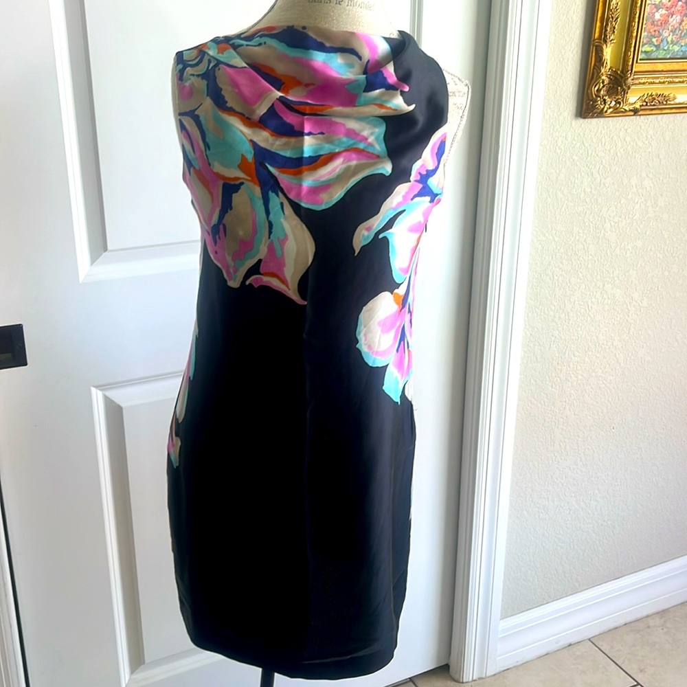 Ann Taylor LOFT black silky floral shift dress with Cowell neck line size 4P